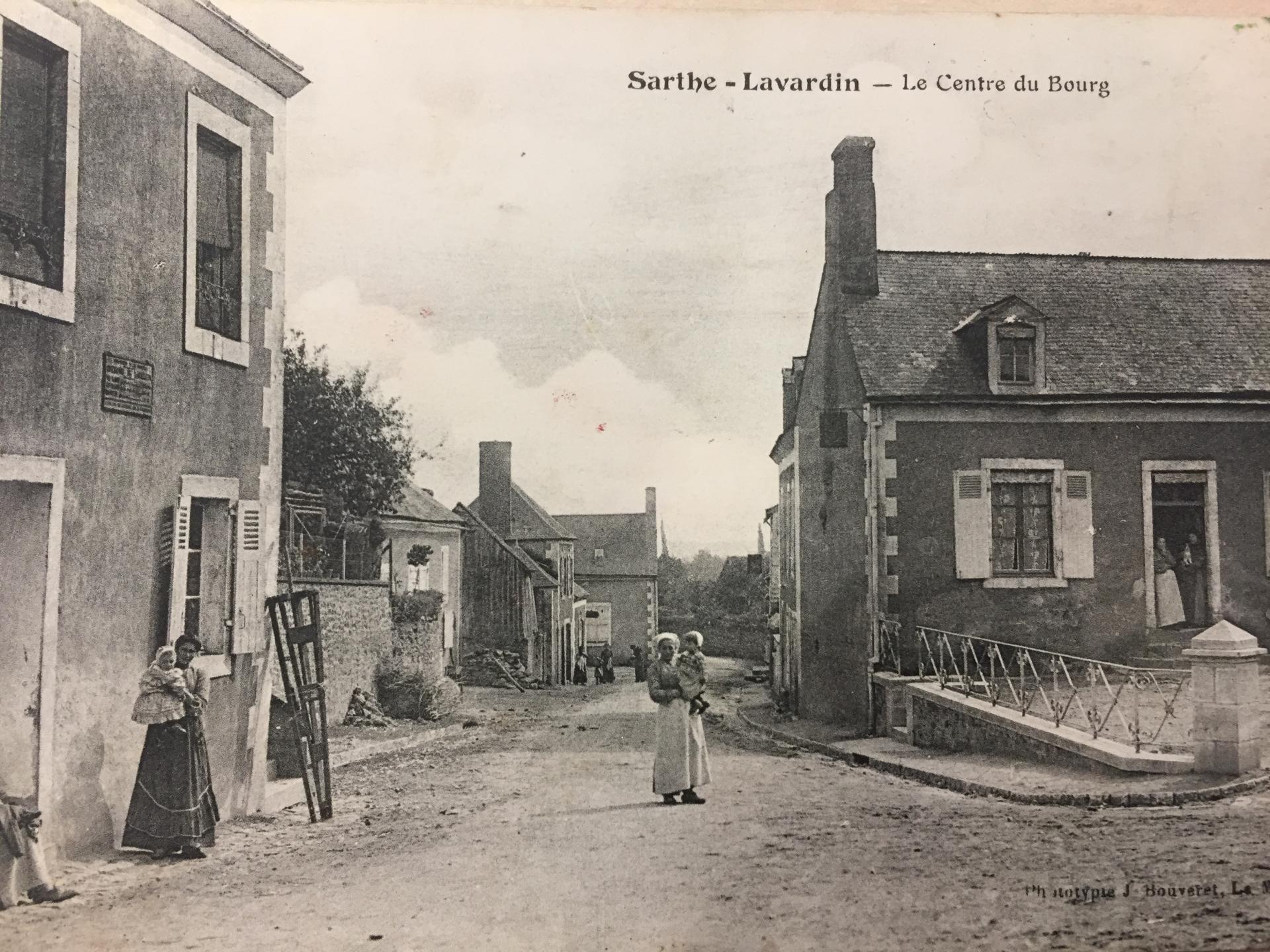 rue Fernand Poignant au niveau de l'actuel salon de coiffure