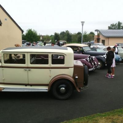 Rassemblement voitures anciennes à Lavardin